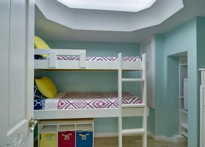 Breezy 'white Sands House' Steps To Gulf Shore! * Clearwater Beach