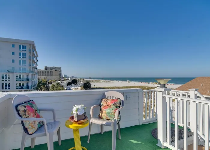 Breezy 'white Sands House' Steps To Gulf Shore!