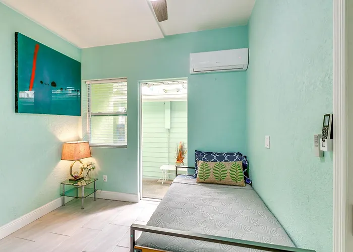 Breezy 'white Sands House' Steps To Gulf Shore! *