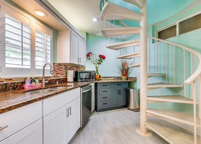 Breezy 'white Sands House' Steps To Gulf Shore! Ferienhaus *