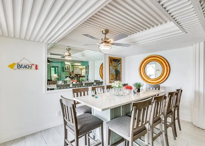 Breezy 'white Sands House' Steps To Gulf Shore!